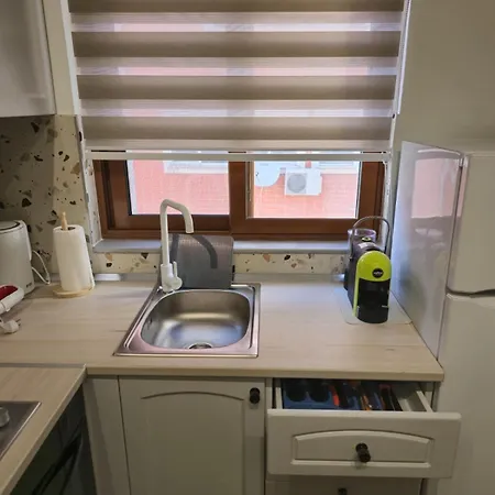 Апартаменты Myslym Shyri Cozy Lovely Orange