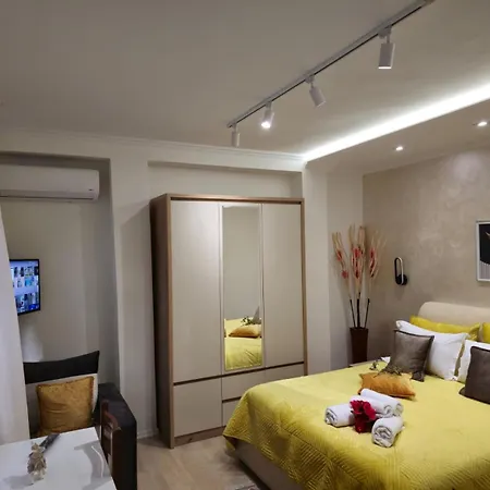 Myslym Shyri Cozy Lovely Orange * Tirana