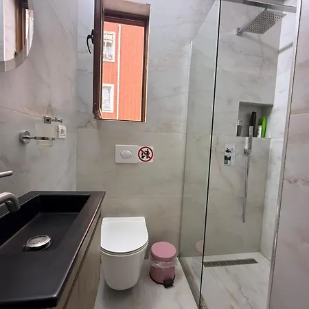 Myslym Shyri Cozy Lovely Orange Appartement *