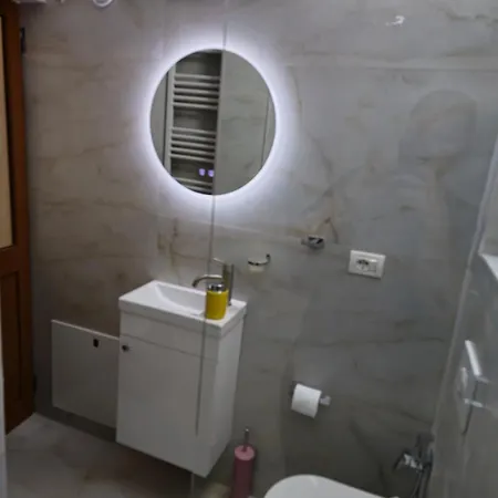 Myslym Shyri Cozy Lovely Orange Appartement Tirana