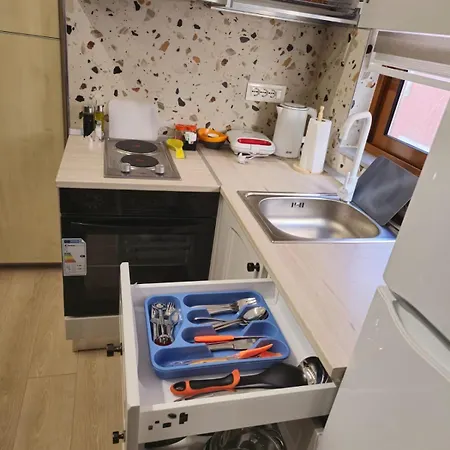 Myslym Shyri Cozy Lovely Orange Appartement *