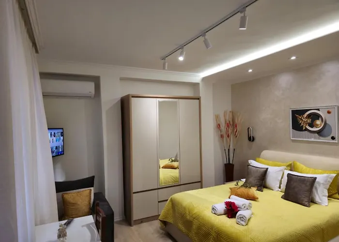 Myslym Shyri Cozy Lovely Orange * Tirana